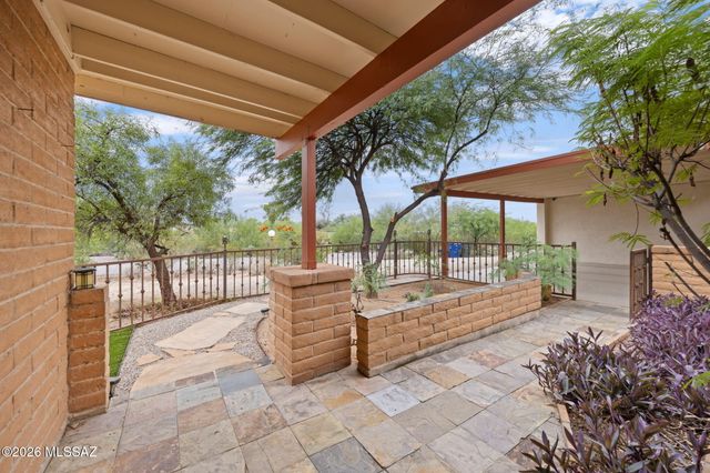 10231 E Discovery Drive, Tucson, AZ 85748