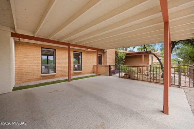10231 E Discovery Drive, Tucson, AZ 85748