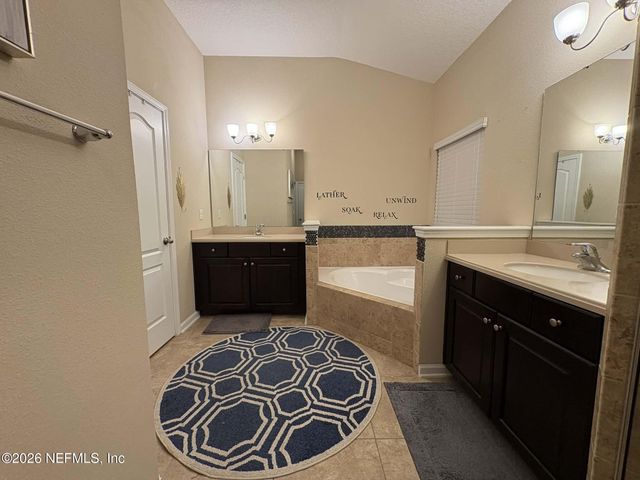 5427 PARKSIDE LAKES Drive, Jacksonville, FL 32257