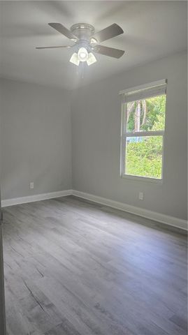 1325 17th Court SW, Vero Beach, FL 32962