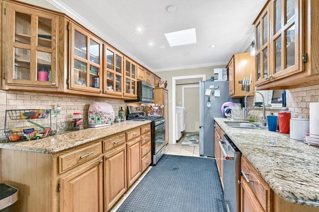 112 S Wood Avenue, Denison, TX 75020