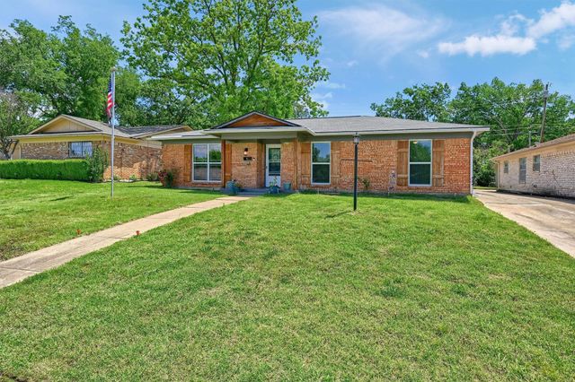 112 S Wood Avenue, Denison, TX 75020