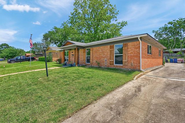 112 S Wood Avenue, Denison, TX 75020