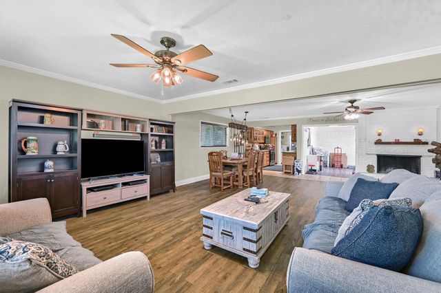 112 S Wood Avenue, Denison, TX 75020