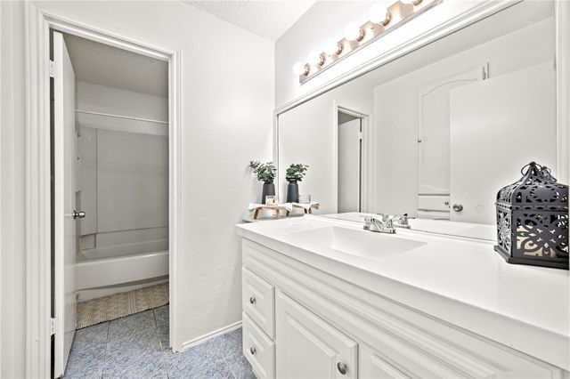 6702 Everhart H104, Corpus Christi, TX 78413