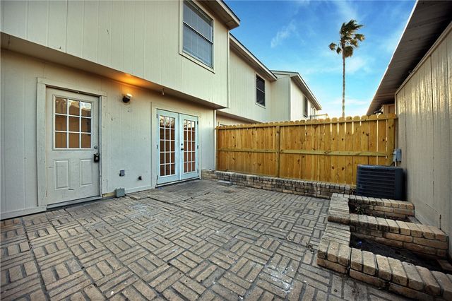 6702 Everhart H104, Corpus Christi, TX 78413