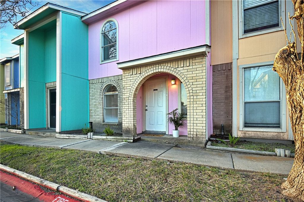 6702 Everhart H104, Corpus Christi, TX 78413