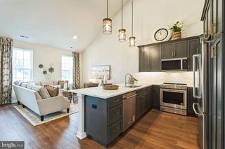 32 IVY LN #82, Levittown, PA 19055