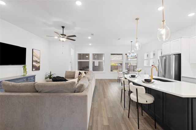 18526 Parkland Row Drive, Cypress, TX 77433