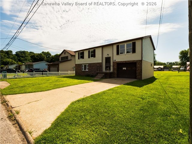 106 Pinehurst Drive, Tornado, WV 25202