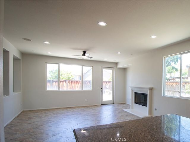 702 Suncup Circle, Hemet, CA 92543
