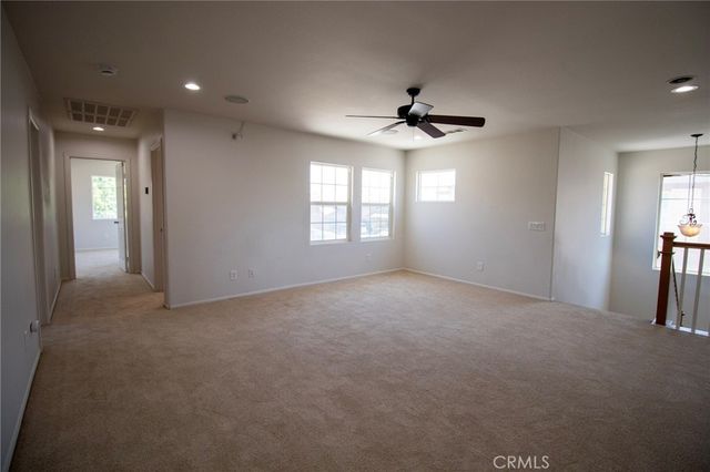 702 Suncup Circle, Hemet, CA 92543