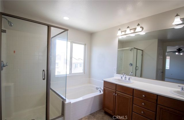 702 Suncup Circle, Hemet, CA 92543