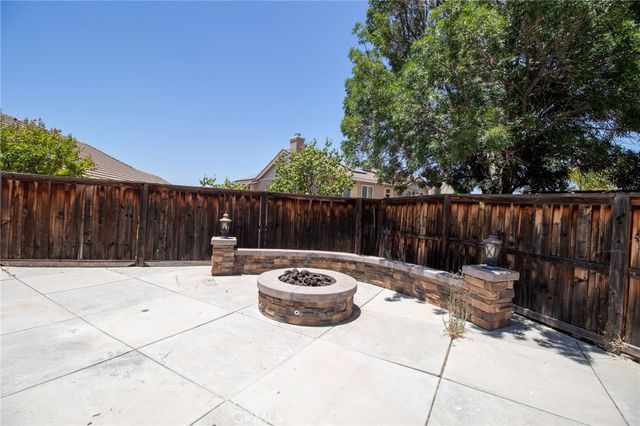 702 Suncup Circle, Hemet, CA 92543