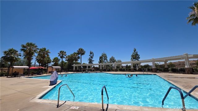702 Suncup Circle, Hemet, CA 92543