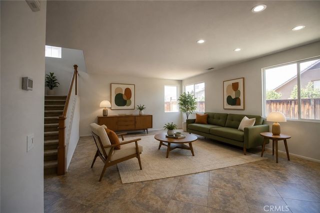 702 Suncup Circle, Hemet, CA 92543