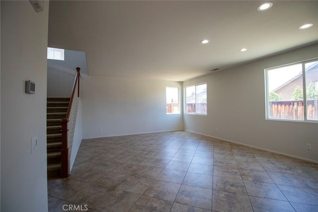 702 Suncup Circle, Hemet, CA 92543