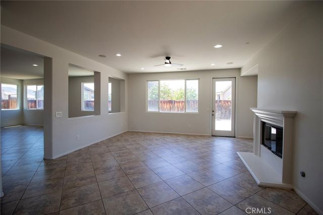 702 Suncup Circle, Hemet, CA 92543