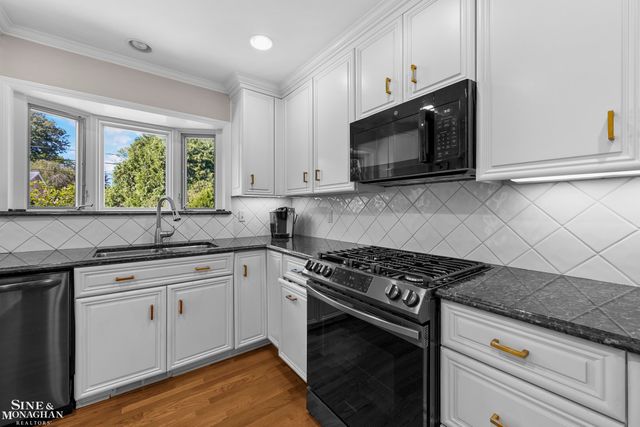 23276 Robert John Street, Saint Clair Shores, MI 48080