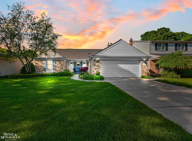 23276 Robert John Street, Saint Clair Shores, MI 48080
