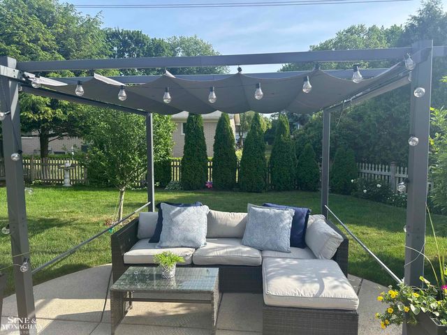 23276 Robert John Street, Saint Clair Shores, MI 48080