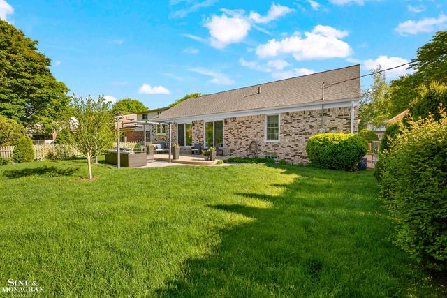 23276 Robert John Street, Saint Clair Shores, MI 48080