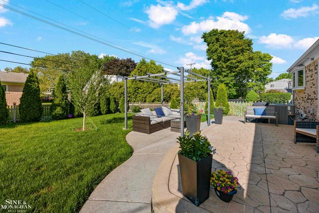 23276 Robert John Street, Saint Clair Shores, MI 48080