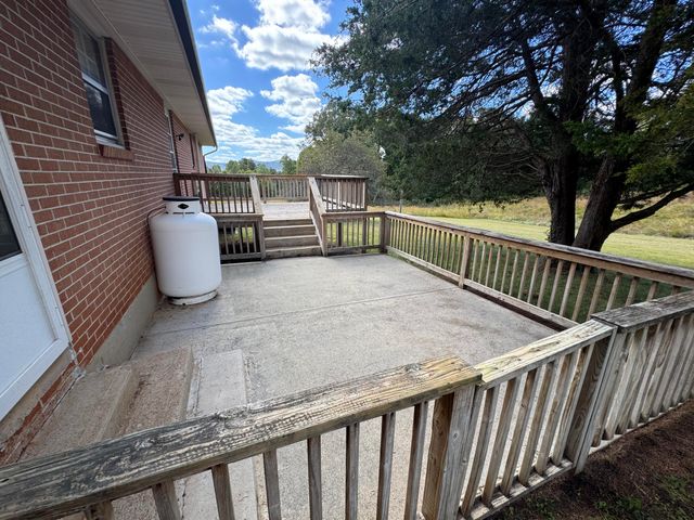 5033 McNeil Mill RD, Rocky Mount, VA 24151