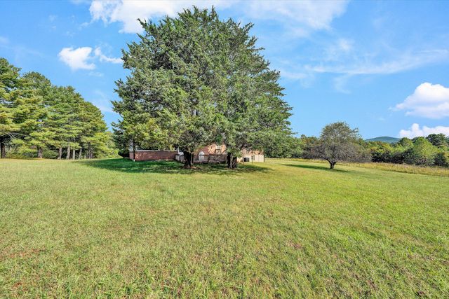 5033 McNeil Mill RD, Rocky Mount, VA 24151