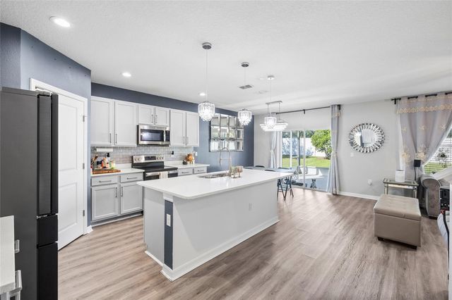 9646 TRONCAIS CIRCLE, Thonotosassa, FL 33592