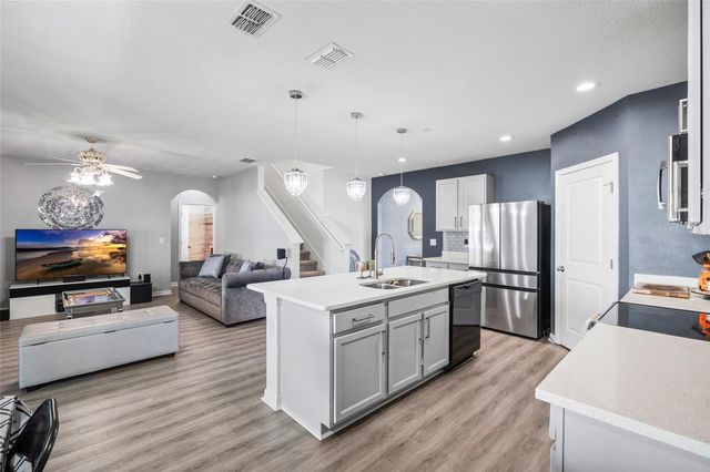 9646 TRONCAIS CIRCLE, Thonotosassa, FL 33592