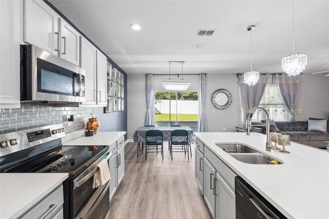 9646 TRONCAIS CIRCLE, Thonotosassa, FL 33592