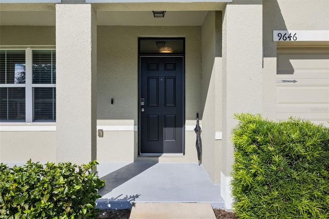 9646 TRONCAIS CIRCLE, Thonotosassa, FL 33592