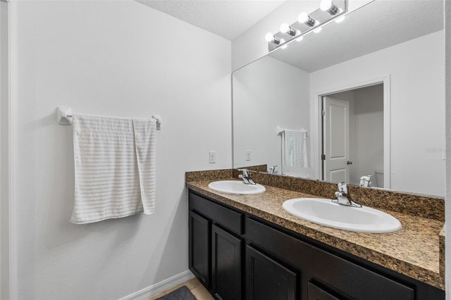 9646 TRONCAIS CIRCLE, Thonotosassa, FL 33592