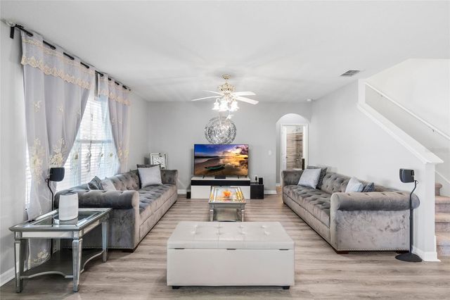 9646 TRONCAIS CIRCLE, Thonotosassa, FL 33592
