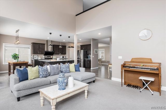 91 Avalon Meadows Drive, Amherst, NY 14051