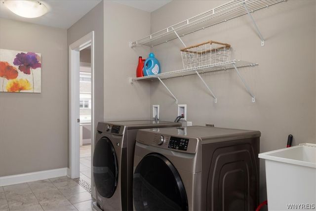 91 Avalon Meadows Drive, Amherst, NY 14051