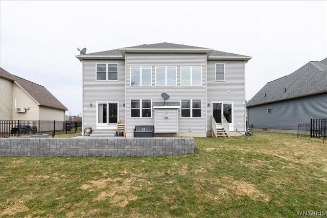 91 Avalon Meadows Drive, Amherst, NY 14051