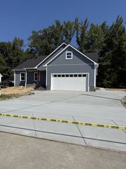 306 Cassie Dr, Lafayette, TN 37083