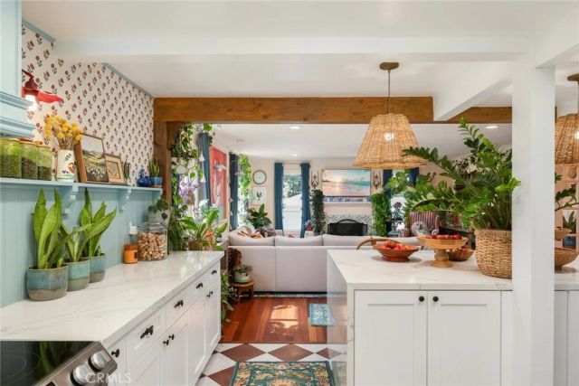 441 N Barranca, Glendora, CA 91741