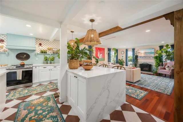 441 N Barranca, Glendora, CA 91741