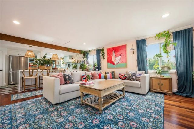 441 N Barranca, Glendora, CA 91741