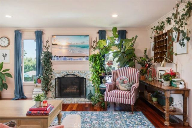 441 N Barranca, Glendora, CA 91741