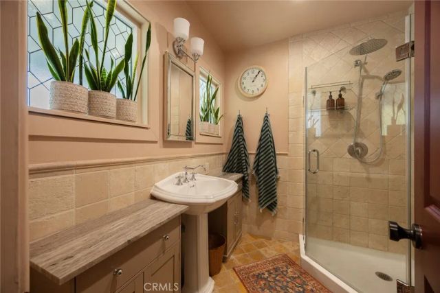 441 N Barranca, Glendora, CA 91741