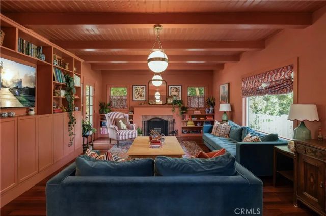 441 N Barranca, Glendora, CA 91741