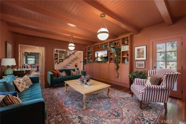 441 N Barranca, Glendora, CA 91741