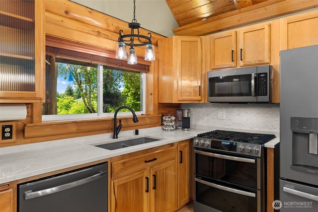 16143 Bay Ridge Drive NW, Poulsbo, WA 98370