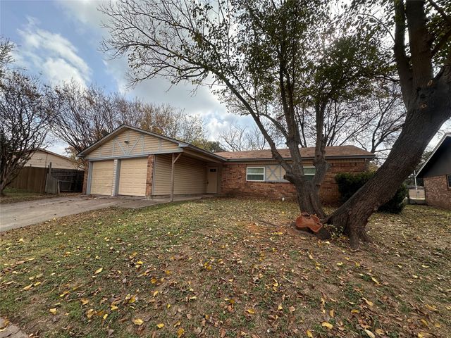 2812 Eddie Place, Fort Worth, TX 76140