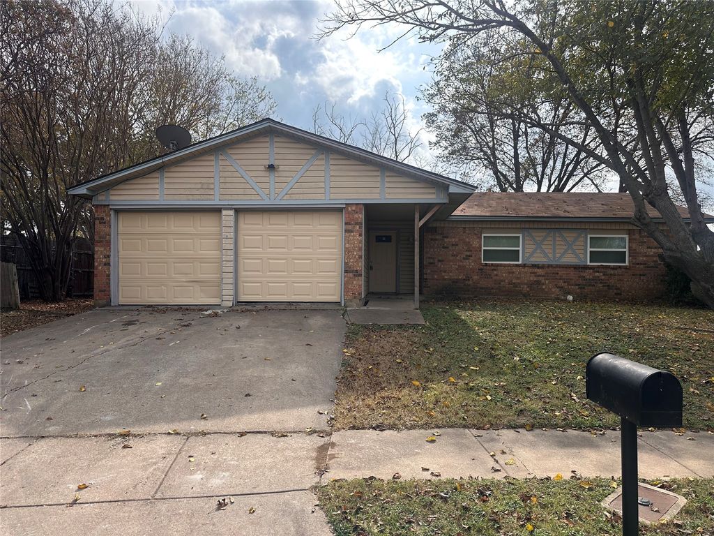 2812 Eddie Place, Fort Worth, TX 76140