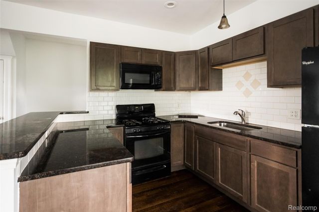 2202 Lothrop Street, Detroit, MI 48206